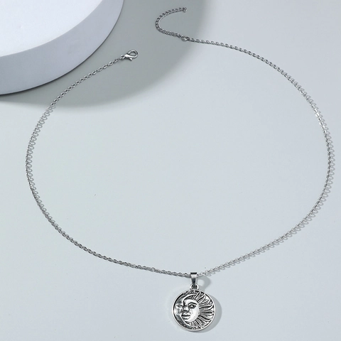 Vintage Alloy Sun Moon Face Pendant Necklace Electroplated Bohemian Celestial Style Jewelry Accessory For Men Women