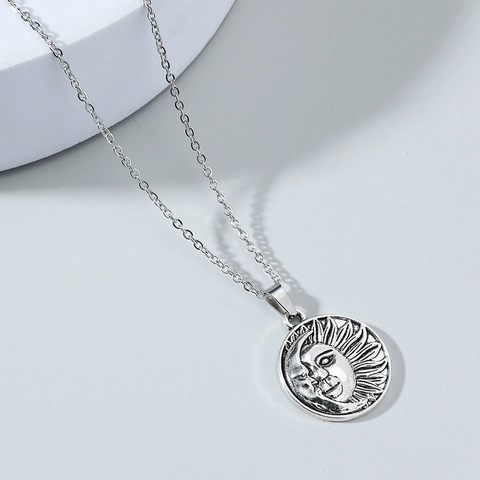 Vintage Alloy Sun Moon Face Pendant Necklace Electroplated Bohemian Celestial Style Jewelry Accessory For Men Women