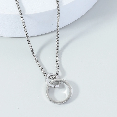 Roestvrijstalen Ineengrijpende Dubbele Ring Hanger Halsketting Voor Heren Minimalistische Zilveren Venetiaanse Ketting Veelzijdige Truiketting