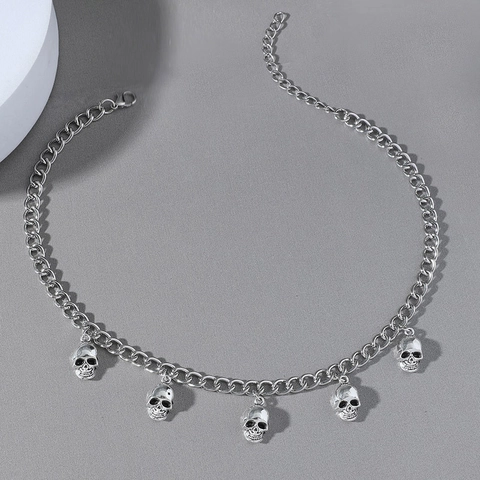Collana con Pendente a Teschio Punk da Uomo in Lega Catena Curb Gothic Streetwear Tono Argento Collane con Teschi Multipli