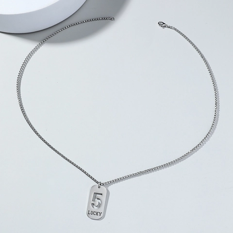 Collana Minimalista con Ciondolo Numero Fortunato in Acciaio Inossidabile per Uomo Donna Argento Cavo Dog Tag Lucky Gioielli di Moda