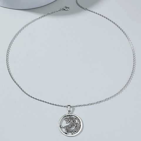 Collana con Ciondolo Totem Drago in Stile Cinese per Uomo Lega d'Argento Rotonda Intagliata Cava Hip Hop Gioielli Retro