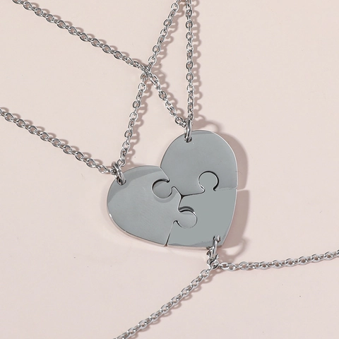 Collana con Pendente a Cuore Puzzle in Acciaio Inossidabile Collezione Tripla Silhouette Cartoni Animati Gioielli Hip Hop Unisex