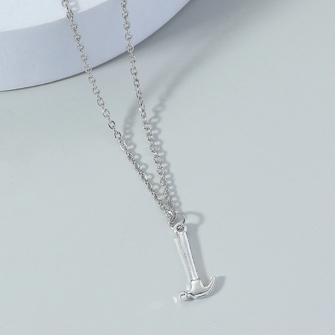Minimalist Alloy Hammer Pendant Necklace For Men Women Industrial Style Electroplated Personality Jewelry Accessories Gift