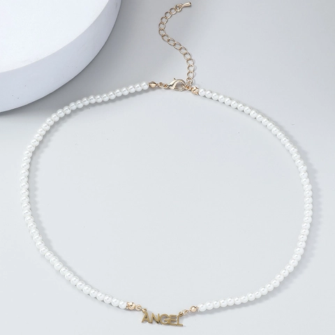 Collana di Perle d'Acqua Dolce da Donna Ciondolo con Lettera ANGEL in Lega d'Oro Gioielli di Moda Girocollo Barocco Regalo