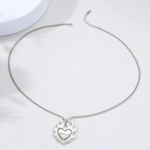 Hip Hop Flame Heart Pendant Necklace For Unisex Rotatable Burning Love Letter Engraved Alloy Silver Color Jewelry Necklace