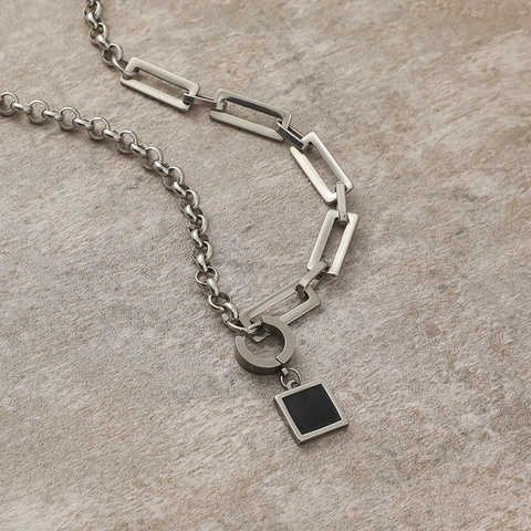 Collana a Catena in Acciaio al Titanio Asimmetrica Con Ciondolo Geometrico in Lega Nera per Uomo Donna Unisex Gioielli Minimalisti