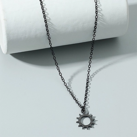 Collana Con Ciondolo a Sole Traforato in Acciaio al Titanio Per Donna Catena Clavicola Geometrica Gioielli Regalo