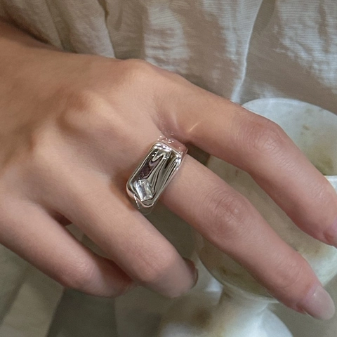 Anello in Argento Sterling 925 con Zirconia per Donna Minimalista Texture Metallo Liquido Design di Nicchia Regolabile Gioielli Vintage