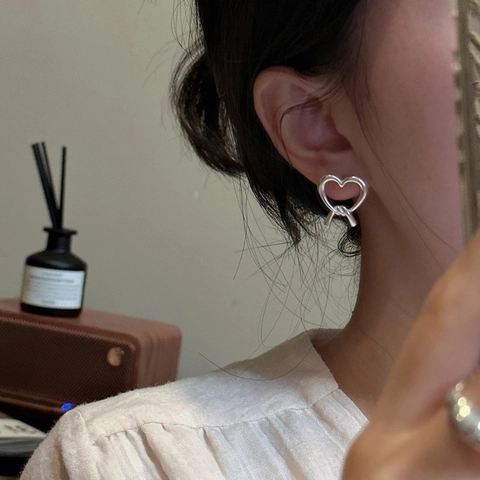Orecchini a Bottone in Argento Sterling 925 Nodo a Cuore Opaco Design Minimalista Vintage Stile Coreano Gioielli Donna