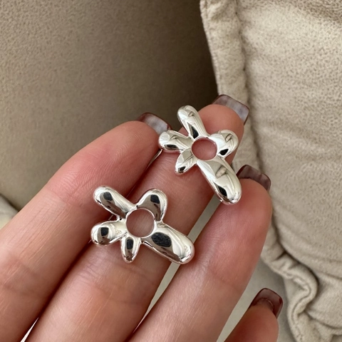 S925 Sterlingsilber Blume Ohrstecker Für Damen Minimalistische Flüssigmetall Stil Hohle Floral Ohrringe Vintage Schmuck Geschenk