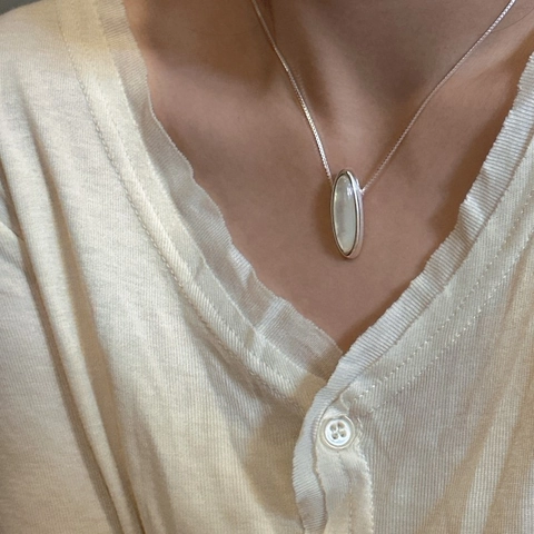 Collar con Colgante de Plata de Ley 925 Ovalado Perla Artificial Blanca Joyería de Cadena de Clavícula Retro Minimalista para Mujer