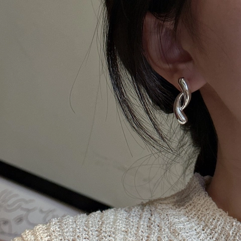 925 Sterling Silver Crossover Curved Hoop Earrings For Women Minimalist Geometric Streamlined Polished Fashion Jewelry Gift