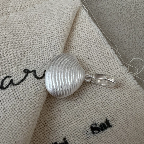 Collana con Ciondolo a Conchiglia in Argento Sterling 925 Satinata Semplice Vintage Gioielli Minimalism per Donna Cuore Stile Blogger Regalo