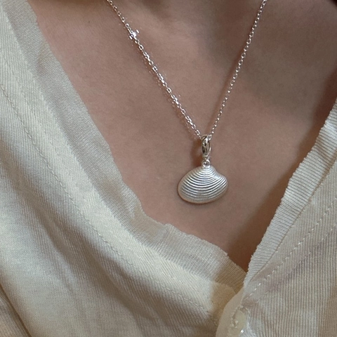 Collana con Ciondolo a Conchiglia in Argento Sterling 925 Satinata Semplice Vintage Gioielli Minimalism per Donna Cuore Stile Blogger Regalo