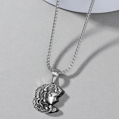 Collar con Colgante de Cabeza de Medusa Vintage de Acero de Titanio Relieve de Retrato de Mitología Griega Joyería Hip Hop Streetwear para Hombres