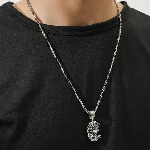 Collar con Colgante de Cabeza de Medusa Vintage de Acero de Titanio Relieve de Retrato de Mitología Griega Joyería Hip Hop Streetwear para Hombres