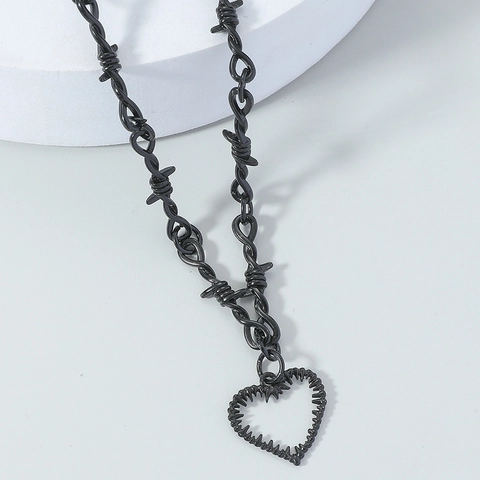 Collana con Pendente a Cuore in Filo Spinato Punk Hip Hop Gotico Dark Style Lega Catena con Spine Choker per Uomo Donna Gioielli Regalo