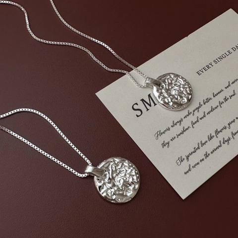 925 Sterling Zilver Gehamerd Ronde Munt Hanger Ketting Voor Vrouwen Minimalistisch Onregelmatige Textuur Venetiaanse Ketting Retro Sieraden Cadeau