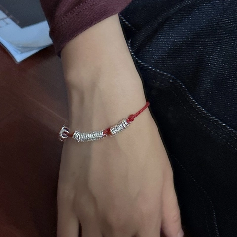 Bracciale a Filo Rosso in Argento Sterling 925 per Donna Bracciale in Corda Intrecciata Fatto a Mano con Anelli Martellati