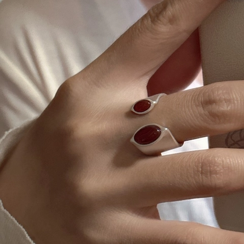 Bague S925 en Argent Sterling avec Agate Rouge Mat pour Femme Design de Niche Rétro Minimaliste Bague Ouverte Réglable Bijoux