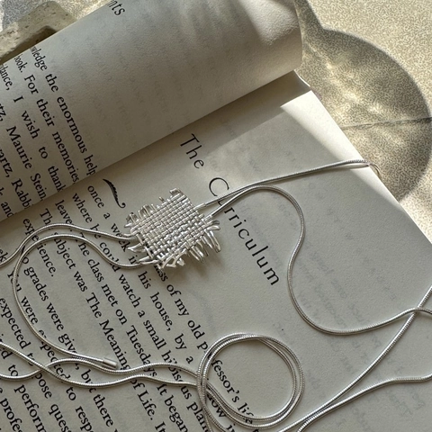 Collar de Cadena de Suéter Largo de Plata de Ley 925 para Mujer Colgante Cuadrado Tejido Minimalista Joyería