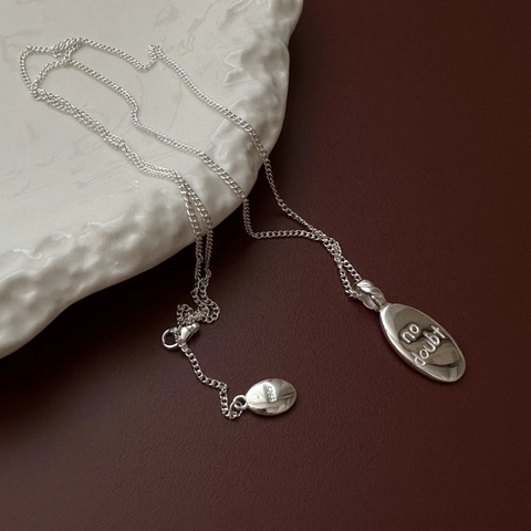 Collana con Pendente Ovale in Argento Sterling 925 per Donna Minimalista No Doubt Lettere Incise Catena a Clavicola Gioielli di Moda Retrò
