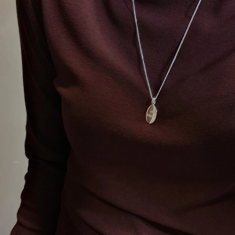 Collana con Pendente Ovale in Argento Sterling 925 per Donna Minimalista No Doubt Lettere Incise Catena a Clavicola Gioielli di Moda Retrò