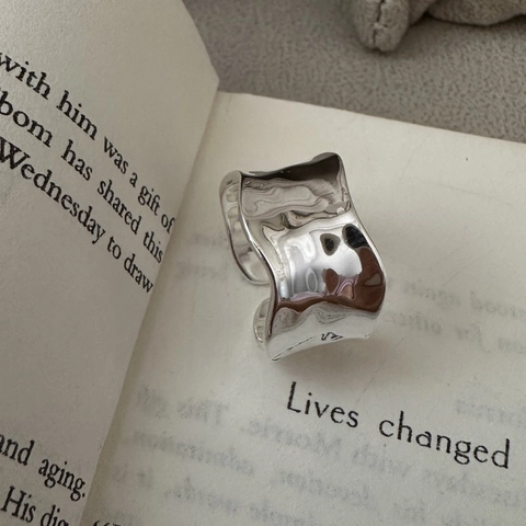 Anello a Banda Larga in Argento Sterling 925 con Texture a Onde Irregolari per Donna Minimalista in Metallo Liquido Martellato Regolabile Gioielli alla Moda