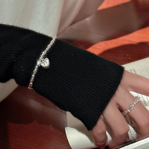 Pulsera de Cuentas Irregulares de Plata de Ley S925 para Mujer Colgante de Corazón Vintage Pulsera Elástica Tallada CNC Joyería