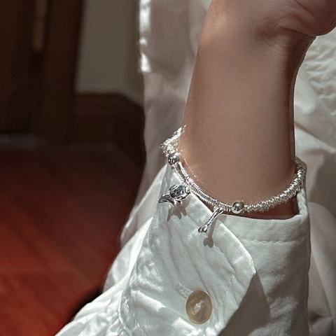 Bracciale con Ciondolo a Forma di Cane e Osso in Argento Sterling 925 per Donna Minimalista Coreano Elastico con Perline Gioielli Regalo