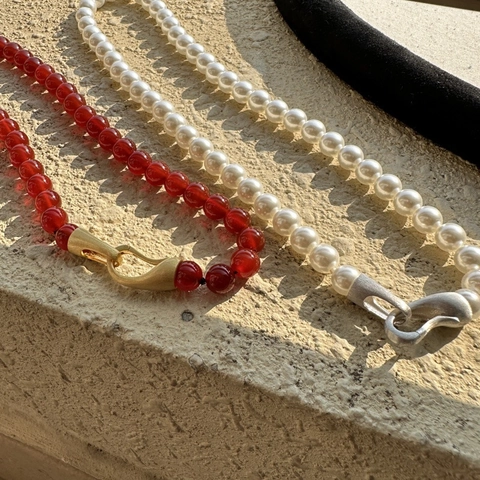 Collana di Perline in Argento Sterling 925 per Donna Minimalista Effetto Agata Rossa Perla Artificiale Design di Nicchia