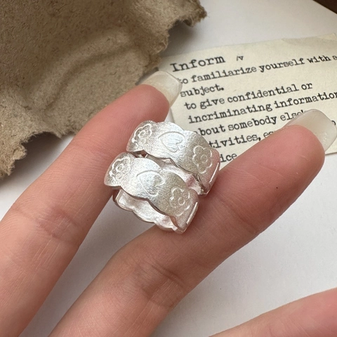 Vintage 925 Argento Sterling Spazzolato Fiore Cuore Orecchini a Cerchio per Donna Minimalista Piccoli Fibbia Orecchini Design di Nicchia Gioielli Argento