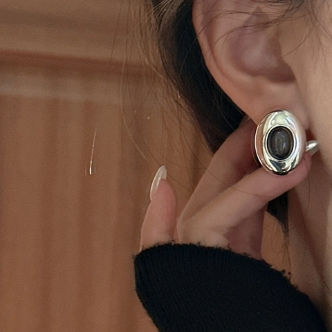 Vintage 925 Sterling Silver Stud Earrings For Women With Oval Black Natural Stone Minimalist Niche Design Individual Jewelry