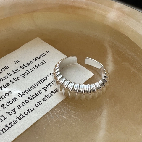 Anello Aperto in Argento Sterling 925 Minimalista per Donna Design Retrò a Costine Regolabile Effetto Metallo Liquido Gioielli