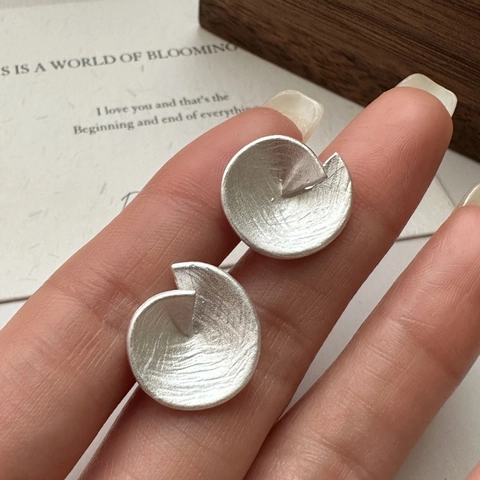 S925 Sterling Silver Matte Brushed Irregular Spiral Stud Earrings For Women Niche Design Vintage Minimalist Chic Geometric Ear Jewelry