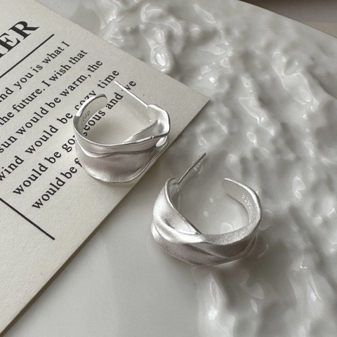 S925 Sterling Silver Irregular Twisted Stud Earrings Niche Minimalist Matte Silver Geometric Ear Jewelry For Women Commuting
