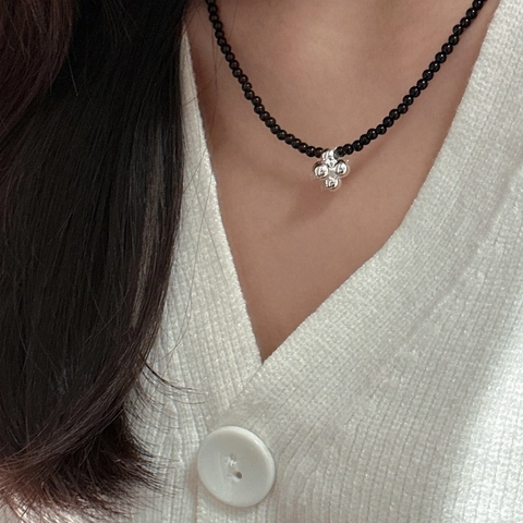 S925 Sterlingsilber Schwarzer Achat Perlenkette Minimalistisch Retro Design Cluster Blume Anhänger Schlüsselbeinkette Damen Schmuck