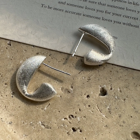 925 Argento Sterling Minimalista Opaco Spazzolato Orecchini a C Geometrici Irregolari Orecchini a Bottone Donna Gioielli