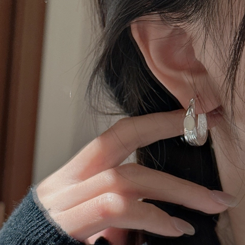 Boucles d'Oreilles Créoles en Argent Sterling 925 Texture de Vague Irrégulière pour Femmes Vintage Minimaliste Agate Coquille Bijoux