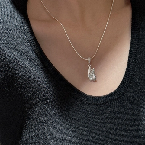 Minimalist 925 Sterling Silver Butterfly Pendant Necklace For Women Retro Matte Finish Animal Shape Jewelry Clavicle Chain Accessory