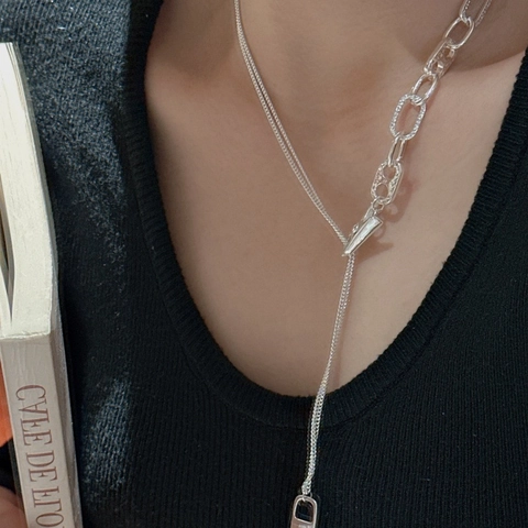 Collar Minimalista de Plata de Ley S925 para Mujer Cadena Irregular con Textura Vintage y Cierre de Palanca Joyería de Cadena de Clavícula
