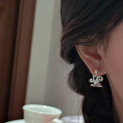 S925 Sterling Silver Vintage Hollow Scroll Hoop Earrings For Women Personalized Korean Baroque Style Plated Jewelry