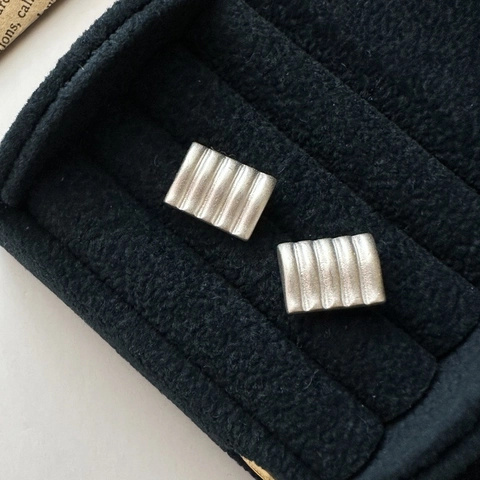 Orecchini a Bottone Rettangolari in Argento Sterling 925 con Trama a Onde Retrò Opaco Eleganti Gioielli Minimalisti Geometrici da Donna