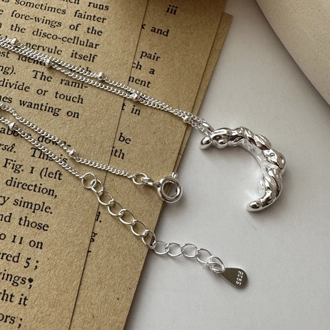 S925 Sterling Silver Crescent Moon Pendant Necklace For Women Minimalist Lava Texture Clavicle Chain Vintage Style Jewelry Gift