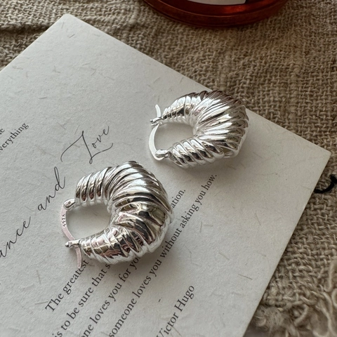 S925 Plata de Ley Pendientes de Aro Croissant para Mujer Minimalista Vintage Textura de Espiral Joyería Regalo