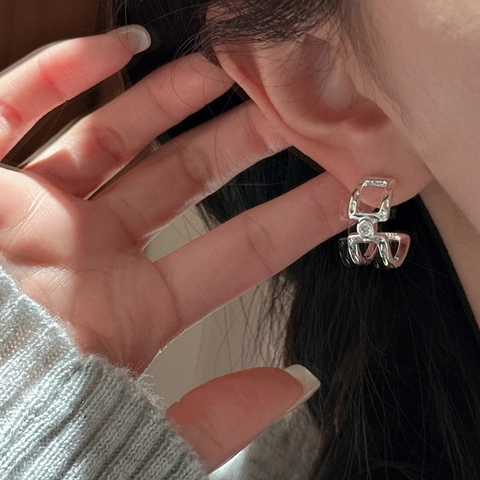 925 Sterling Silver Geometric Hollow Ear Studs For Women Minimalist Rhinestone Perfume Bottle Shape Earrings Jewelry Gift