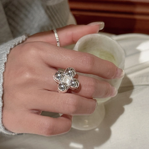 925 Sterlingsilber Perlencluster Offener Ring Für Damen Minimalistisches Geometrisches Vier-Kugel-Design Verstellbarer Fingerring