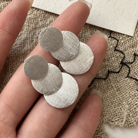 Orecchini Minimalisti in Argento Sterling 925 Stile Coreano Triplo Strato Tondo Spazzolato Disco Geometrico Orecchini a Bottone Donna