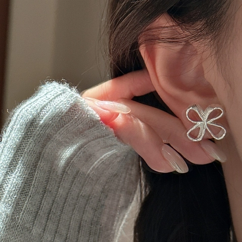Vintage 925 Sterling Silver Flower Stud Earrings For Women Niche Design Ribbon Bow Brushed Texture Minimalist Jewelry Gift